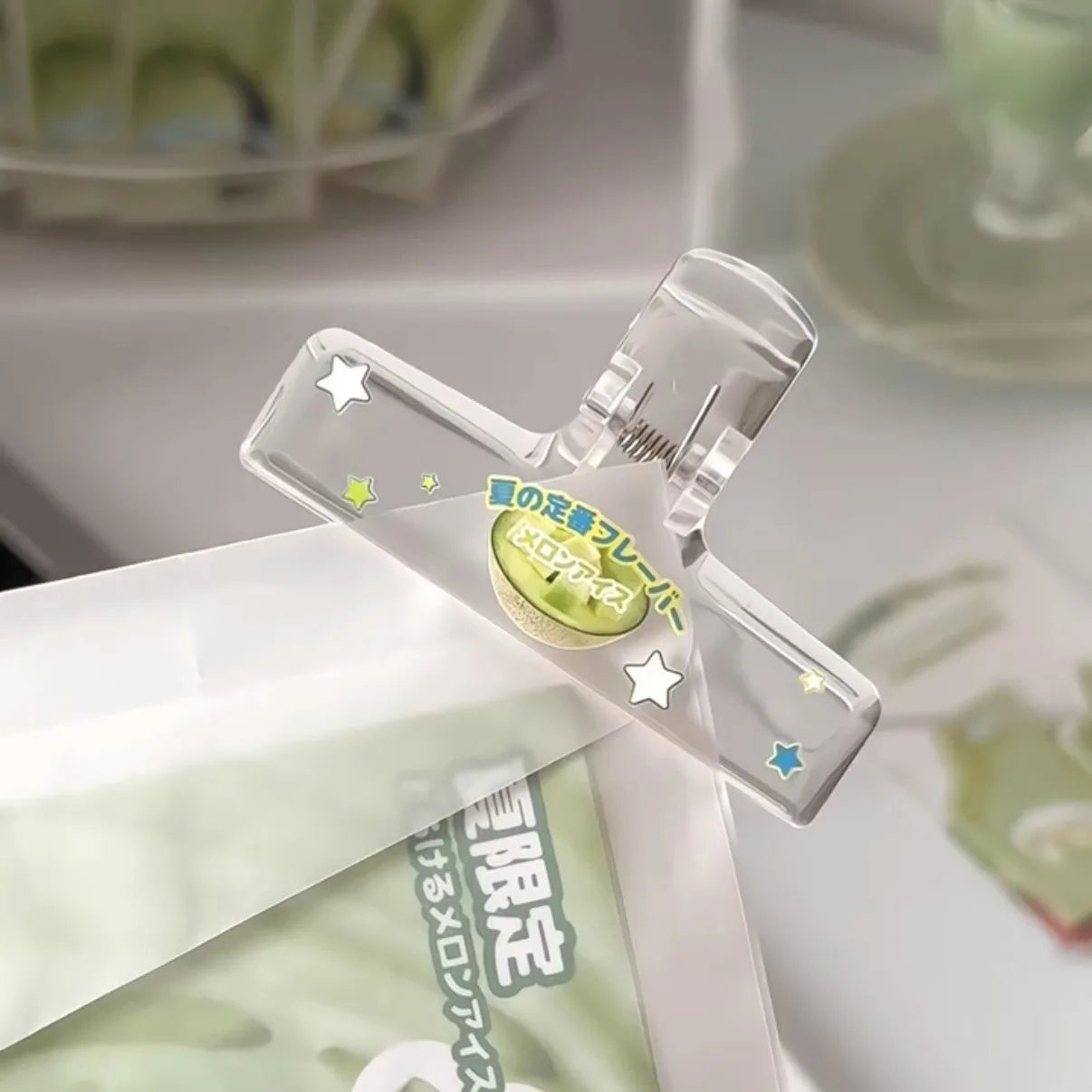 1 transparent acrylic file clip, a simple file clip, suitable for organizing documents and receipts, office and school supplies